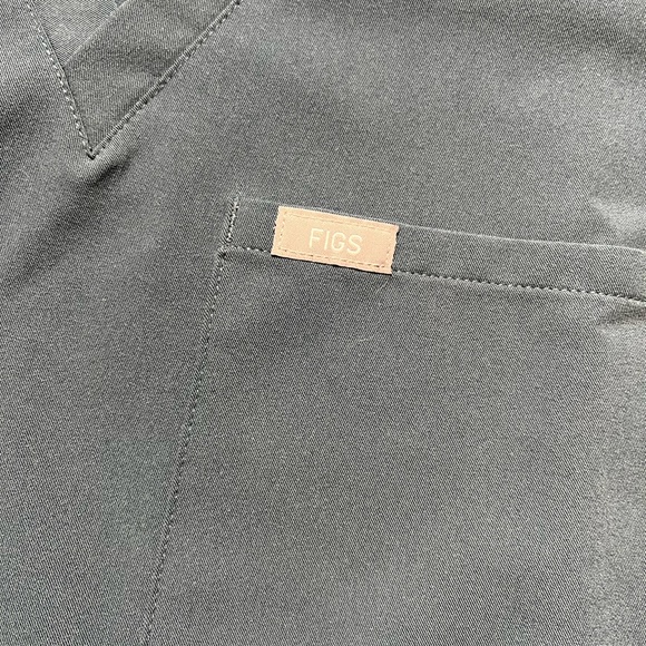 Figs Women Scrub Top- Medium - Picture 3 of 8